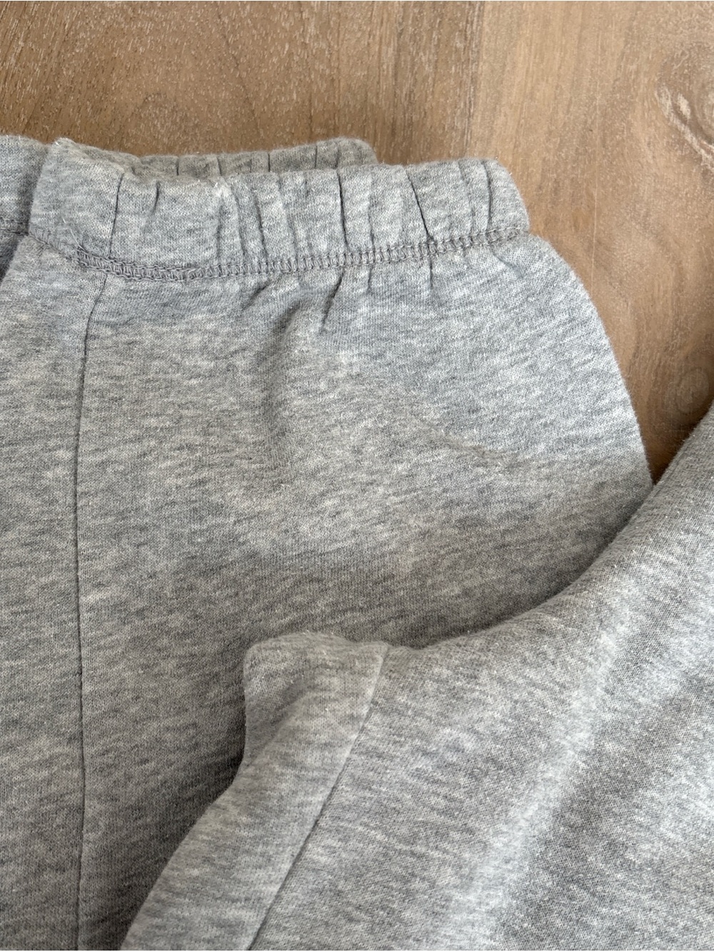 Aeropostale Gray Sweatpants with Pink Embroidered Logo - Picture 3 of 4